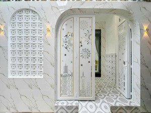 bán căn dt 110m2 nhà 2l nở hậu xây kiên cố rất đẹp btct cách đường htp 250m giá chỉ 5tỷ99