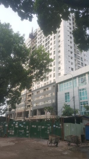 cho thuê gấp tầng 1: 509m-ô golf(k chia), giá 400.000vnđ/m2 toà lucky building, cầu giấy, hà nội