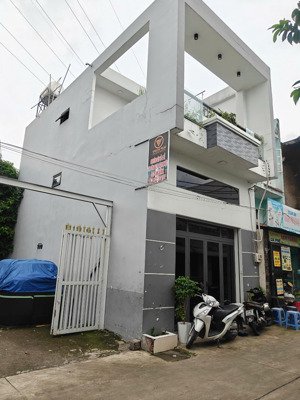 căn góc nhà 1 lầu hẻm 5m đường nguyễn văn quá, 5x12.7m, giá 4.7 tỷ tl