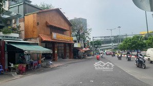 bán nhà mt phạm văn đồng gần sân bay tsn, tphcm: dt 550m2(11x50m) 3 lầu. qhxd 2 hầm + 12 tầng