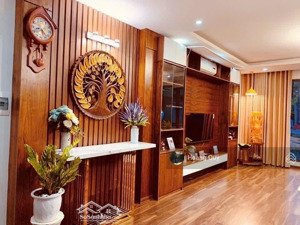 bán gấp lk làng việt kiều châu âu 80m2* 5 tầng hoàn thiện đẹp vỉa hè rộng view gần hồ chỉ 23.5 tỷ