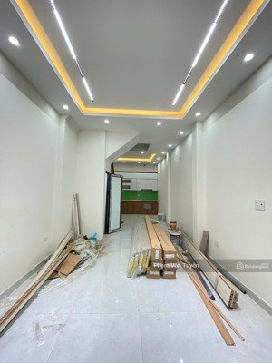 bán nhà 40m2 x 4 tầng full nội thất ,gần vin tây mỗ,giá 7.7 tỷ ,lh 