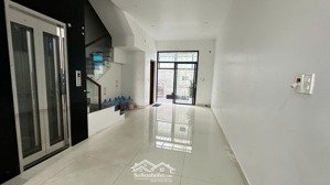 cho thuê biệt thự liền kề vinhomes marina. tầng 1 thông sàn có thể vừa làm vp vừa ở. có thang máy.