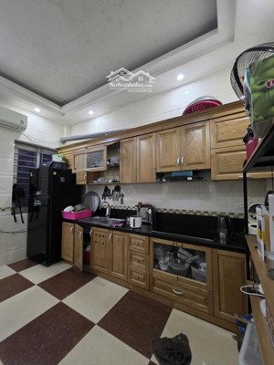 hiếm nhà phú thượng- 1 căn duy nhất- đầu tư- ô tô đỗ cửa 50m2 chỉ 11 tỷ