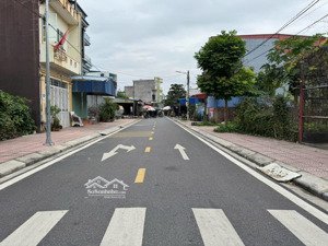 150m2 gần chợ tại cc lương quán, nam sơn đường thông 12m.