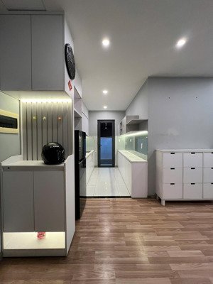 chuyển nhượng căn hộ mặt tiền võ văn kiệt đi tt bến bạch đằng q1