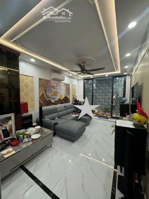 bán nhà hvtc: 52m, dân xây kiên cố 5 tầng thang máy, ngõ nông rộng, 30m ra ô tô tránh, hơn 10 tỷ.