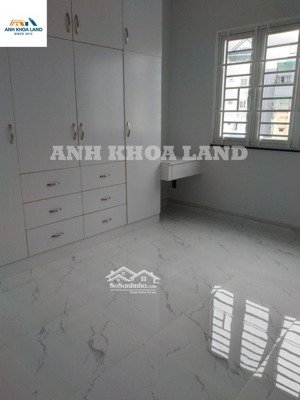 656tt - nhà đẹp , xây kiên cố , chủ nhà thiện chí muốn bán , hẻm oto , hẻm thông nhau