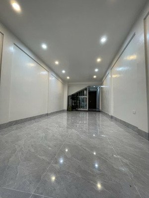 bán nhà 6 tầng thang máy - 65m ngay sát ngã tư sở - ô tô vào nhà - kinh doanh