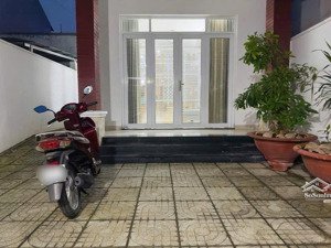 cho thuê nhà sạch đẹp 3pn sân xe hơi cách nguyễn ái quốc 200m