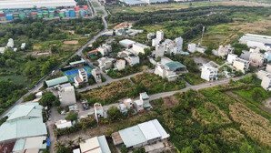 bán lô góc 131.8m2 (8,4x15,8m) hẻm cách đ. bưng ông thoàn 10m, phú hữu, tp thủ đức lh 