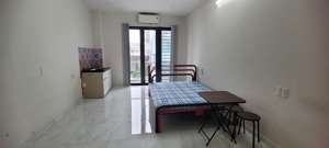 cho nữ (chỉ cho nữ) thuê phòng, vệ sinh riêng, có ban công, quận 10