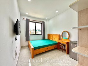 cho thuê căn hộ studio cửa sổ, full nội thất, view sông bờ kè, thang máy , ngay bờ kè hoàng sa q3