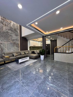 cần bán nhà(shr) 1 xẹc thạnh xuân 43, 67,3m2, đường 6m