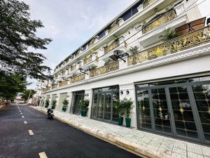 bán nhà đào tông nguyên nhà bè, full nt nhà đẹp 5x16m trệt 2 lầu st, chỉ 9,8 tỷ