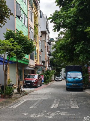 bán đất tđc trâu quỳ vỉa hè ô tô tránh gần công viên hồ điều hoà dt36m2 nhỉnh 7tỷ