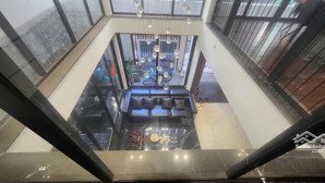 trung tâm phường bồ đề phố vip hồng tiến thông ái mộ. nhà 6 tầng x 127m2, mặt tiền 10m