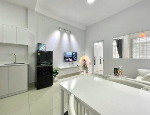 phòng tách bếp full nội thất có ban công thoáng lạc long quân, phường 9 thuận tiện qua q10 , q11