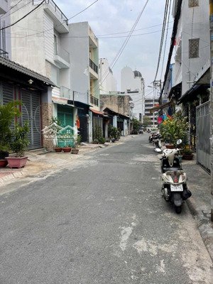 1/ đường hương lộ 3, diện tích: 8m * 34m, gác lửng có dãy trọ đang cho thuê 40 triệu/tháng