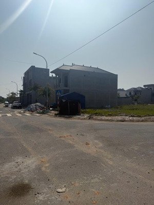 chính chủ cần bán đất 240m2 áp góc đẹp khu tái định cư 35tr/m2 có thương lượng