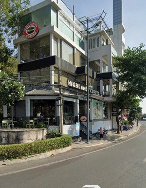 gia đình mình cần bán tòa nhà mặt tiền biển hạ long bãi trước, đang cho thuê 100tr/tháng chỉ 70 tỷ