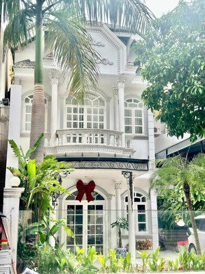 duy nhất còn căn biệt thự chủ cần bán đường phan kế bính p.đakao quận 1.dt:9x25m2 giá 130 tỷ.