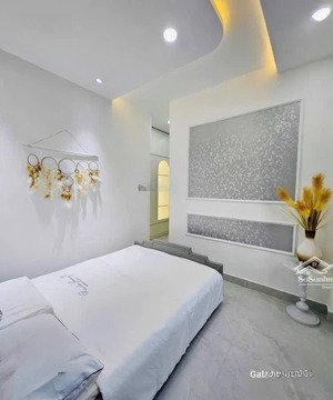 bán nhà hoàng văn thụ 28m2 3 tầng - 5.98 tỷ - sân thượng