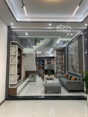 bán nhà có dòng tiền 15tr/ tháng chỉ 2tỷ120 tại đường 22 tháng 12, thuận giao kế chợ đêm hoà lân.