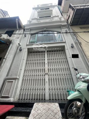 bán chdv xe hơi đỗ cửa, vài bước chân ra mt võ văn kiệt, 64m2 (4x16,2) có dòng tiền 260tr/tháng