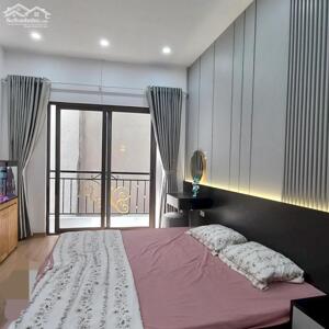 Bán nhà Đặng Văn Ngữ 24m giá 6.9 tỷ ngõ ba gác thông lô góc nhà vuông đẹp 2 thoáng full nội thất .