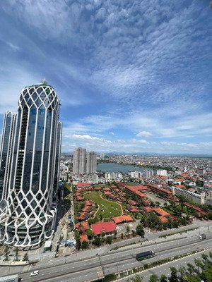 căn hộ quỹ ngoại giao golden crown hải phòng 2pn, view đẹp, giá 3.8 tỷ