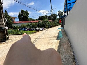 tôi cần bán mảnh đất 2 mặt tiền góc, đường to kinh doanh buôn bán. hạ bằng - thạch thất - hà nội