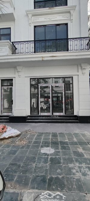 cho thuê nhà đường lê quang đạo nam từ liêm, dt 134m2 x 4t, mt 7m lô góc ô tô đỗ cửa nhà mới đẹp