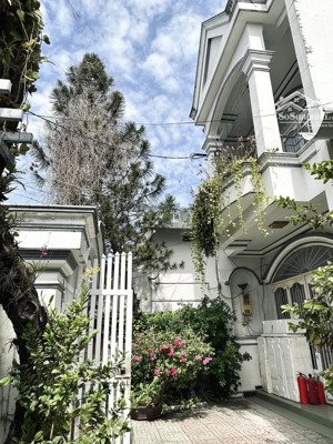 nhà phố 4 tầng, 12 phòng ngủ, cn 470m², hẻm 6m cộng hòa, tân bình, doanh thu 1,2 tỷ/năm, sổ riêng