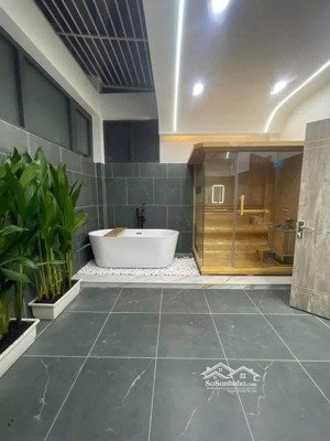 bán gấp nhà riêng 5pn, 5wc, 90m2 tại lý chiêu hoàng, p10, q6, giá chỉ 3tỷ200tr . hẻm xe hơi,