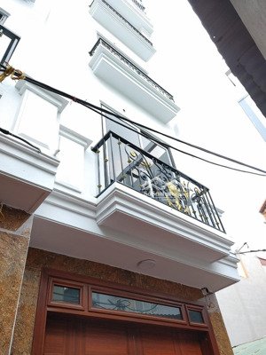 nhà mặt phố an dương vương, 38m2 , 3 tầng , mt 4m, - view sông - vỉa hè ô tô tránh - 10,5 tỷ