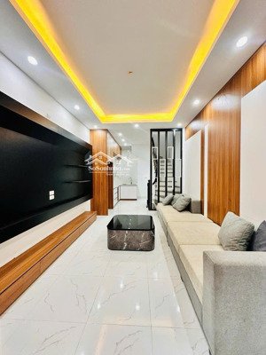 cần bán nhà xuân la tây hồ. dt 35m, 5 tầng, full nội thất. sát vách hồ tây! giá tốt mua là hời!