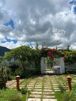 bán căn nhà vườn rất đẹp cách tp nha trang chỉ 6-7km giá tốt