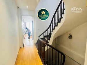 bán nhà ở khoa học siêu phẩm mặt hồ tây [] trích sài, tây hồ, hà nội
diện tích 113m2 _ 7 tầng