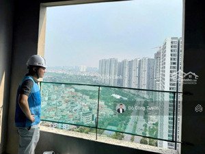 bán xuất ngoại giao chiết khấu cao 43m2 tòa g1,tầng trung giá 3,5 tỷ bao phí view đại lộ thăng long