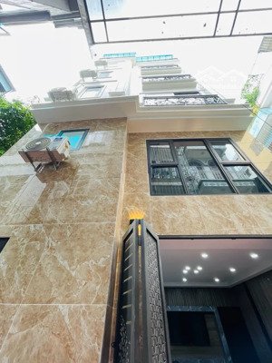 bán nhà định công thượng mới xây 6 tầng, nội thất sịn sò trị giá 2 tỷ, chủ hạ 200tr còn 10ty3.