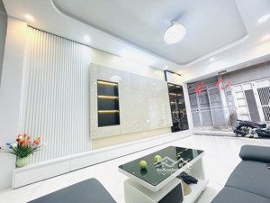 bán nhà phố minh khai q.hbt-nhà đẹp- gần tttm chợ mơ- ngõ thông-gần phố- 50m2-3 tầng-mt4m- 11.5tỷ