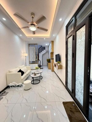 bán nhà phố lò đúc 34m2*4tầng, mới kính koong, gần ô tô