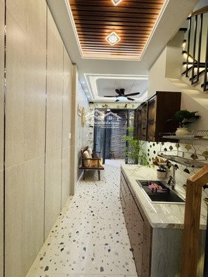 mua 1 được 2, phạm văn chí quận 6, hiếm tại khu vực, 4tầng đẹp lung linh chỉ 6.4tỷ