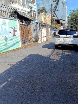 bán gấp nhà hẻm xe tải thoại ngọc hầu - tân phú. 74m2, 4,2 x 17m, 5 phòng. giá hơn 5 tỷ