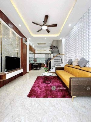 chú hùng hạ giá chỉ 3tỷ760 1/phạm văn hai-tân bình, 51m2 shr 3tầng 4pn. cho thuê 15tr cách chợ 500m