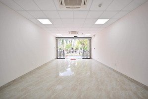 nhà cho thuê nguyễn thị thập, tân quy, quận 7: dt: 5x20m, trệt, 3 lầu, 6 phòng. 65 triệu/tháng