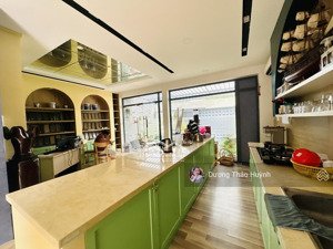 siêu rẻ - mặt tiền vip ngay hoàng diệu 301m2 = 7.5m*40m dòng thu 200tr/th có 40 phòng giá ngộp bank