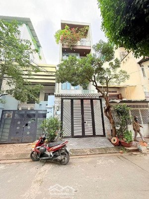 bán nhà võ thị đặng p.tân phú q7 . cạnh chợ tân mỹ và phú mỹ hưng . dt 4m x 20m .4 tầng . 15t to