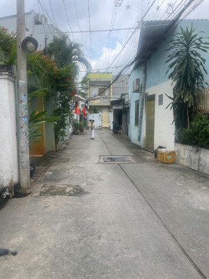 nhà 1t - 1l 40m² (4.8mx9m) mt đường số 198 đỗ xuân hợp , p. phước long a, q9 - chỉ 3ty9